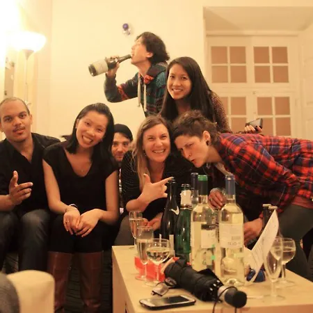Hostel Johnie's Place & *