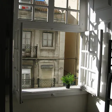 Hostel Johnie's Place & Suites Lisboa
