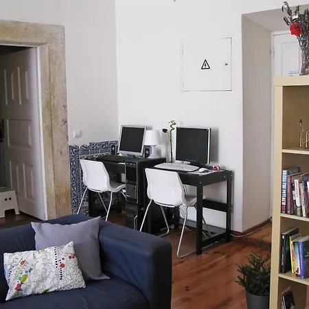 بيت شباب Johnie's Place & Suites *