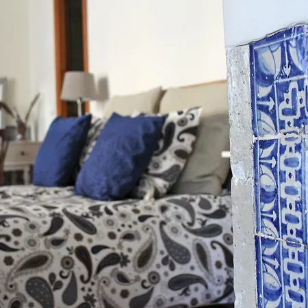 Johnie's Place & Suites