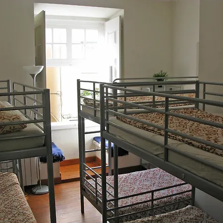 بيت شباب Johnie's Place & Suites *